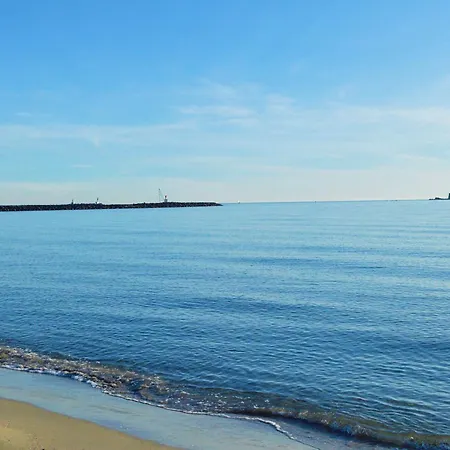 Studio Cabine Rénové au Cap d'Agde, 4 Pers, Proche Plage et Commerces - FR-1-249-452 Agde