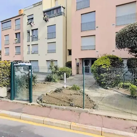 Studio Cabine Rénové au Cap d'Agde, 4 Pers, Proche Plage et Commerces - FR-1-249-452 * Agde